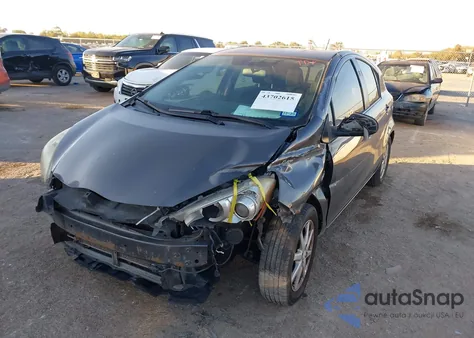 2013 Toyota Prius C Three from USA, damaged, VIN JTDKDTB3XD1044982